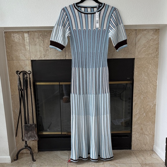 Elie Tahari Dresses & Skirts - Elie Tahari Blue and Black Long Sleeve Dress Small NEW